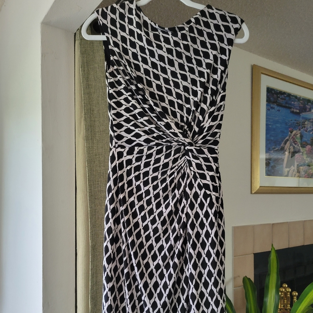 Black and White Women dress. Size 2